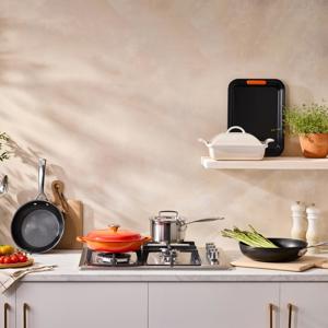 Le Creuset Stoneware Deep Square Dish with Lid 23cm Meringue